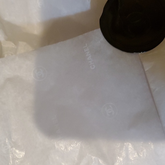 Empty Black and White Chanel Gift Box - Picture 4 of 11